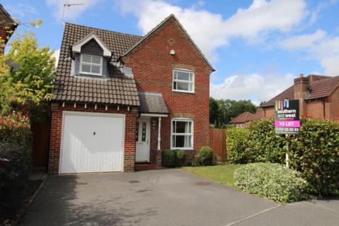 3 bedroom detached house to rent, Wollaton Road, Ferndown BH22