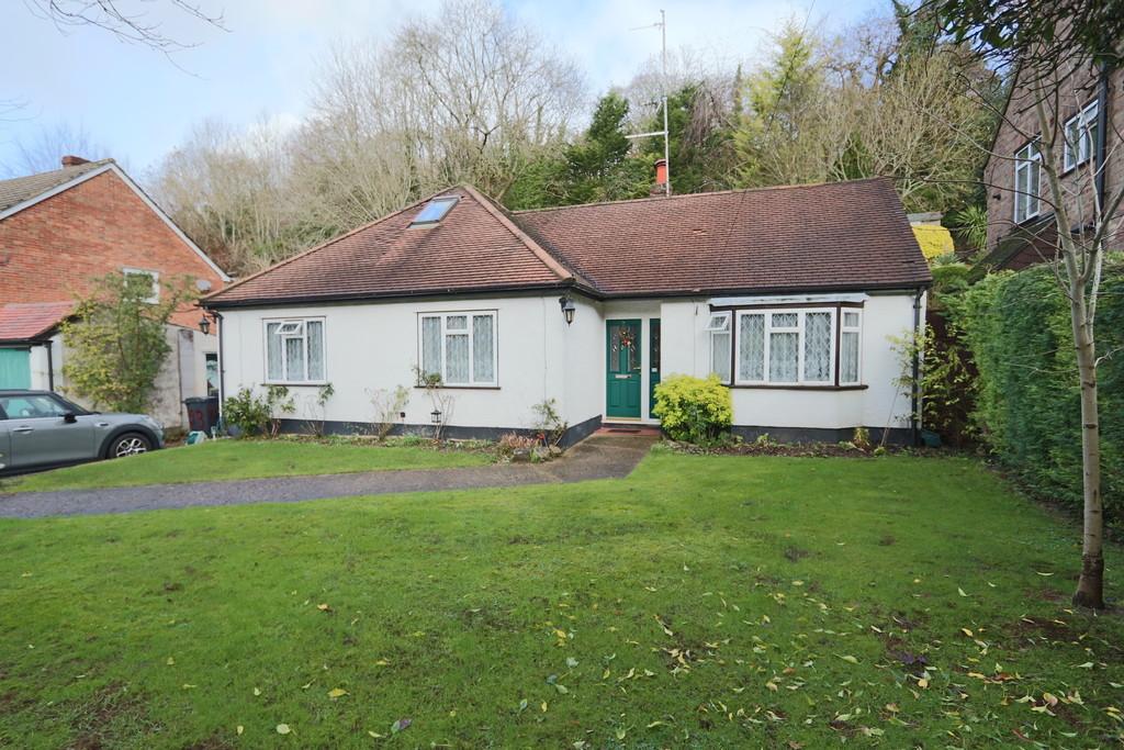 Caterham Drive, Old Coulsdon 3 bed detached bungalow £525,000
