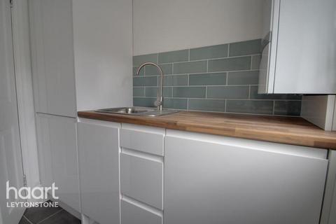 2 bedroom flat to rent, Bulwer Road, London