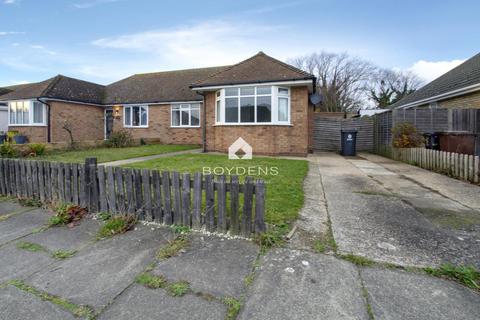 2 bedroom semi-detached bungalow to rent, Walden Way, Frinton-On-Sea CO13