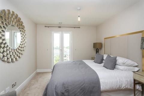 1 bedroom flat for sale, Tollard House, Kensington, W14