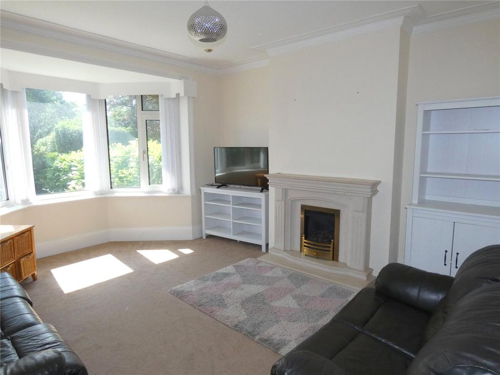 Hightown Road, Cleckheaton, BD19 3 bed semidetached house £200,000