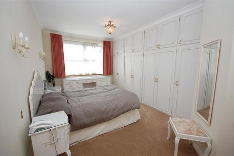 3 bedroom apartment to rent, Helen Court, Hendon Lane, Finchley, N3