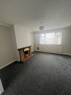 3 bedroom semi-detached house to rent, Seathwaite Avenue, Blackpool FY4
