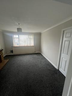 3 bedroom semi-detached house to rent, Seathwaite Avenue, Blackpool FY4