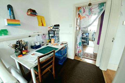 4 bedroom flat to rent, Hornsey Road, Holloway