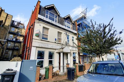 1 bedroom flat to rent, Blackburn Road, West Hampstead NW6