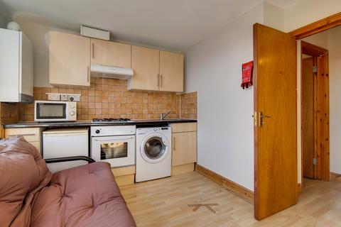 1 bedroom flat to rent, Blackburn Road, West Hampstead NW6