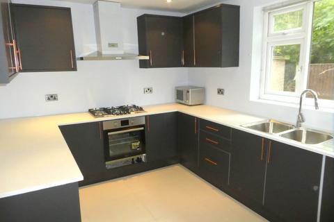 6 bedroom semi-detached house to rent - Austin Drive, Didsbury, Manchester