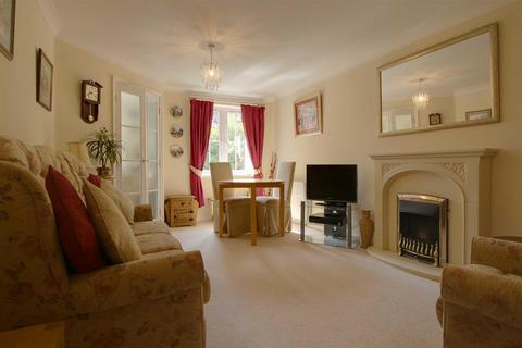 1 bedroom retirement property for sale, Daffodil Court, Newent