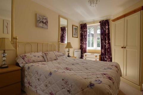 1 bedroom retirement property for sale, Daffodil Court, Newent