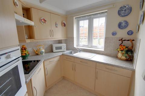 undefined, Daffodil Court, Newent