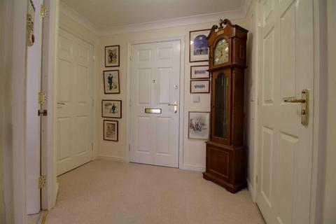 undefined, Daffodil Court, Newent