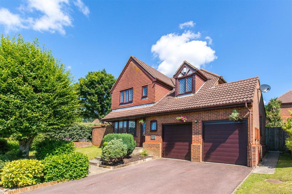 Bay Tree Close, Heathfield 4 bed detached house £495,000