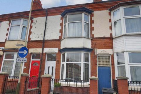 3 bedroom terraced house to rent, Central Road  Leicester