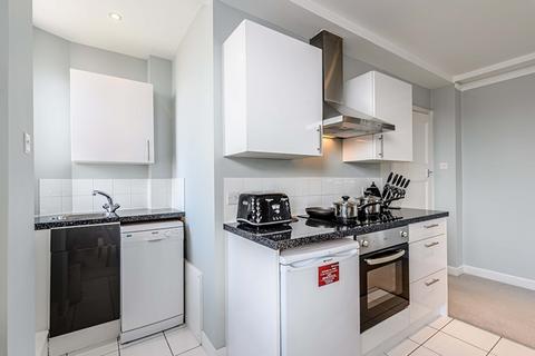 1 bedroom flat to rent, Hill Street W1