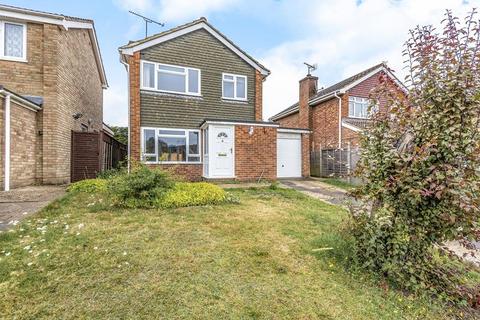 3 bedroom detached house to rent, Alphington Ave, Frimley, GU16