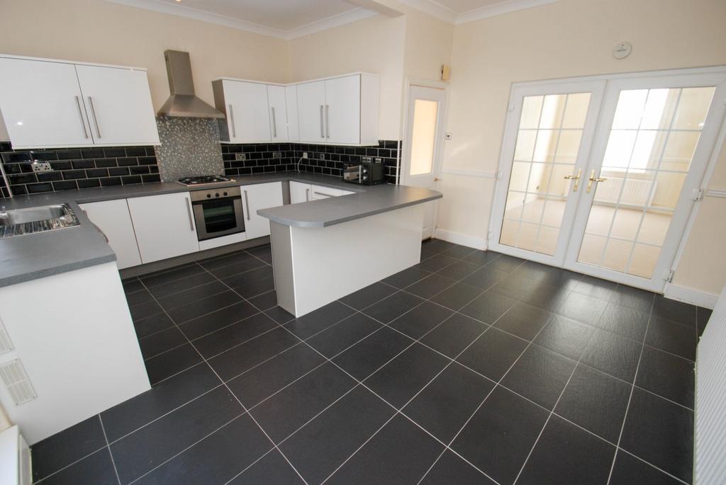 Collingwood Street, South Shields 3 bed terraced house £83,000