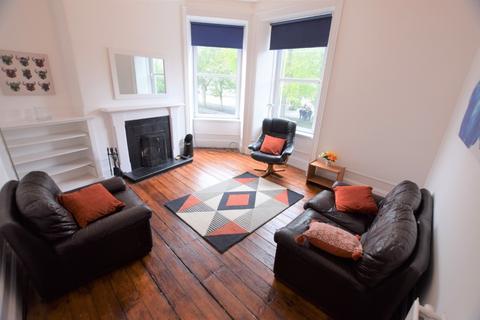 2 bedroom flat to rent, Esslemont Avenue, Aberdeen, AB25