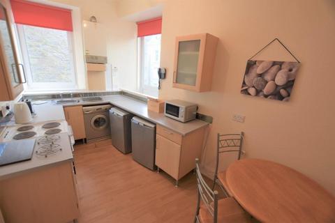 2 bedroom flat to rent, Esslemont Avenue, Aberdeen, AB25