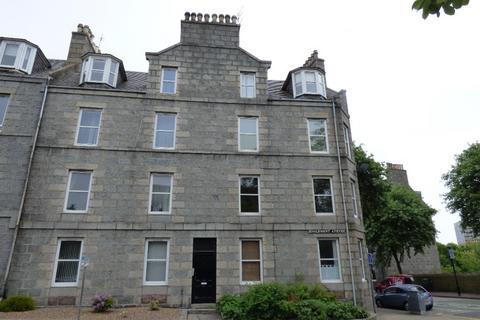 2 bedroom flat to rent, Esslemont Avenue, Aberdeen, AB25