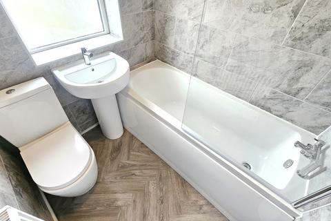 3 bedroom terraced house to rent, Hayes,  Hayes, UB4