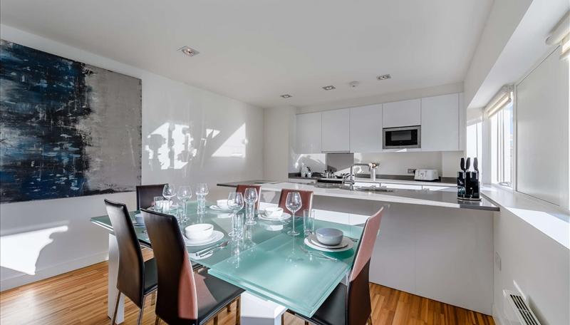 Apartment in South Kensington - View 2