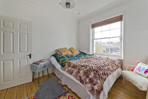 4 bedroom flat to rent, Ledbury Road, London, W11