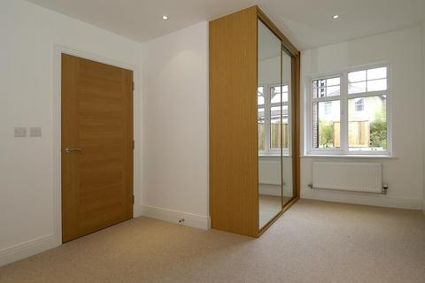 2 bedroom apartment to rent, Walton-On-Thames