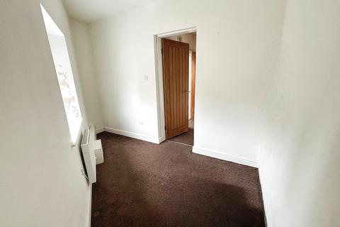 2 bedroom apartment to rent, Station Road, Leeds LS18