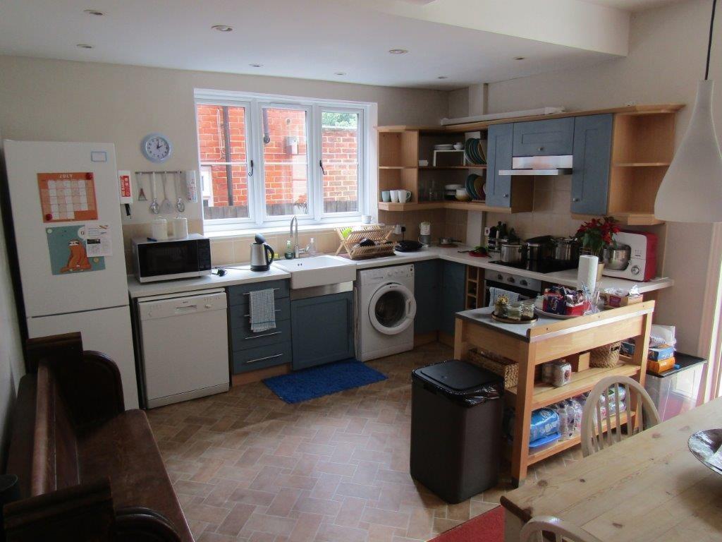 Kitchen/Dining Area