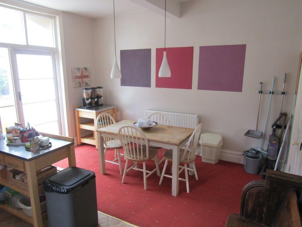 Kitchen/Dining Area