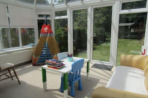 3 bedroom semi-detached house to rent, Highfield Crescent , Southampton