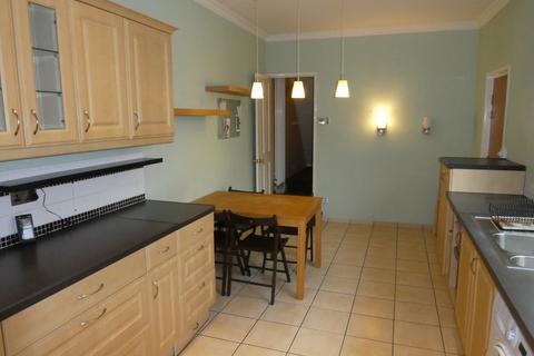 4 bedroom terraced house to rent, Laindon Road, Victoria Park, Manchester