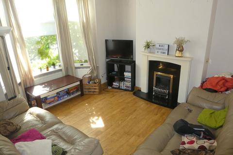 4 bedroom terraced house to rent, Laindon Road, Victoria Park, Manchester