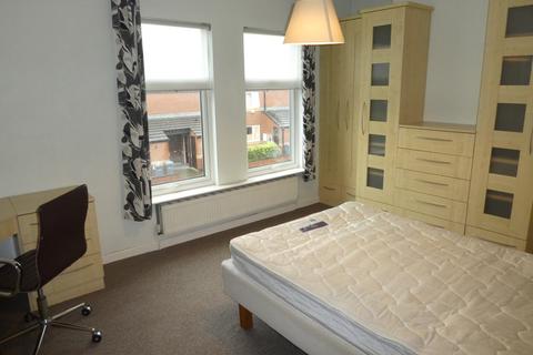 4 bedroom terraced house to rent, Laindon Road, Victoria Park, Manchester
