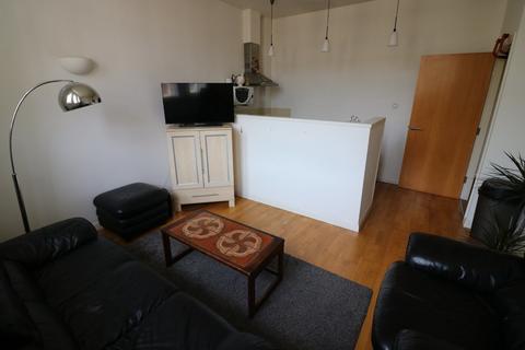 1 bedroom apartment to rent, 15 City Exchange