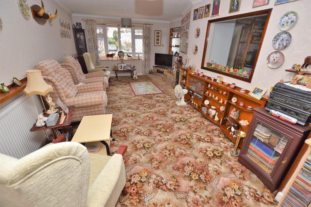 Dorset Avenue, Wigston, LE18 4WD 3 bed semidetached house £195,000