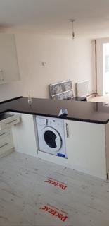 2 bedroom terraced house to rent, Holden Close, Dagenham