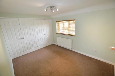 3 bedroom end of terrace house to rent, Tower Close, Filgrave, MK16