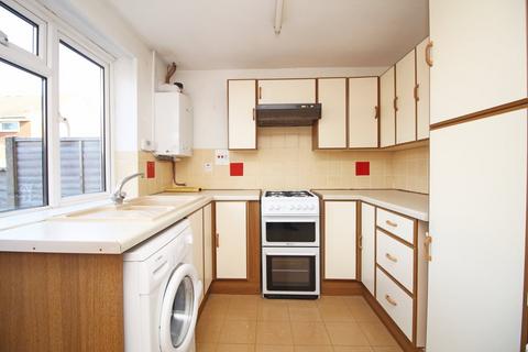 2 bedroom terraced house to rent, Beech Road, Horsham