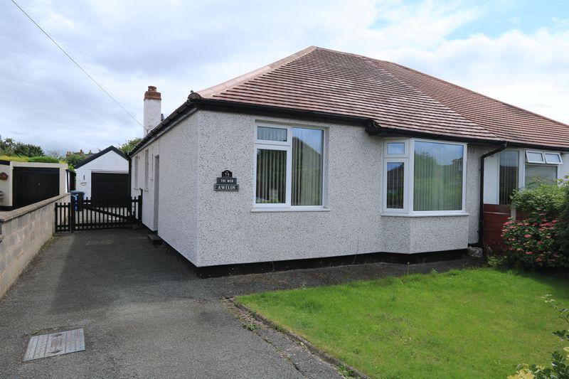 Trewen, Denbigh 2 bed semidetached bungalow £525 pcm (£121 pw)