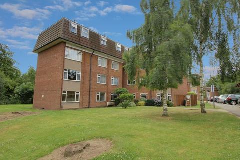 2 bedroom apartment to rent, Lambs Close, Potters Bar EN6