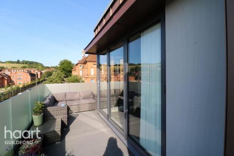 3 bedroom apartment to rent, Denzil Road, Guildford