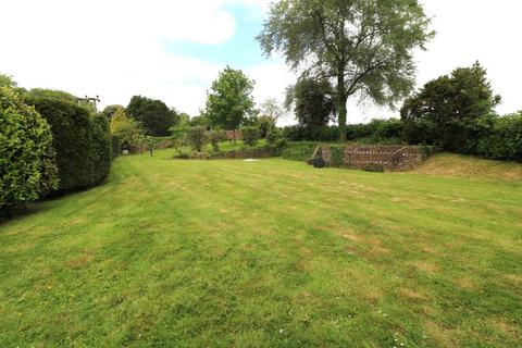 2 bedroom detached house to rent, Moorhurst Lane, Holmwood, Dorking