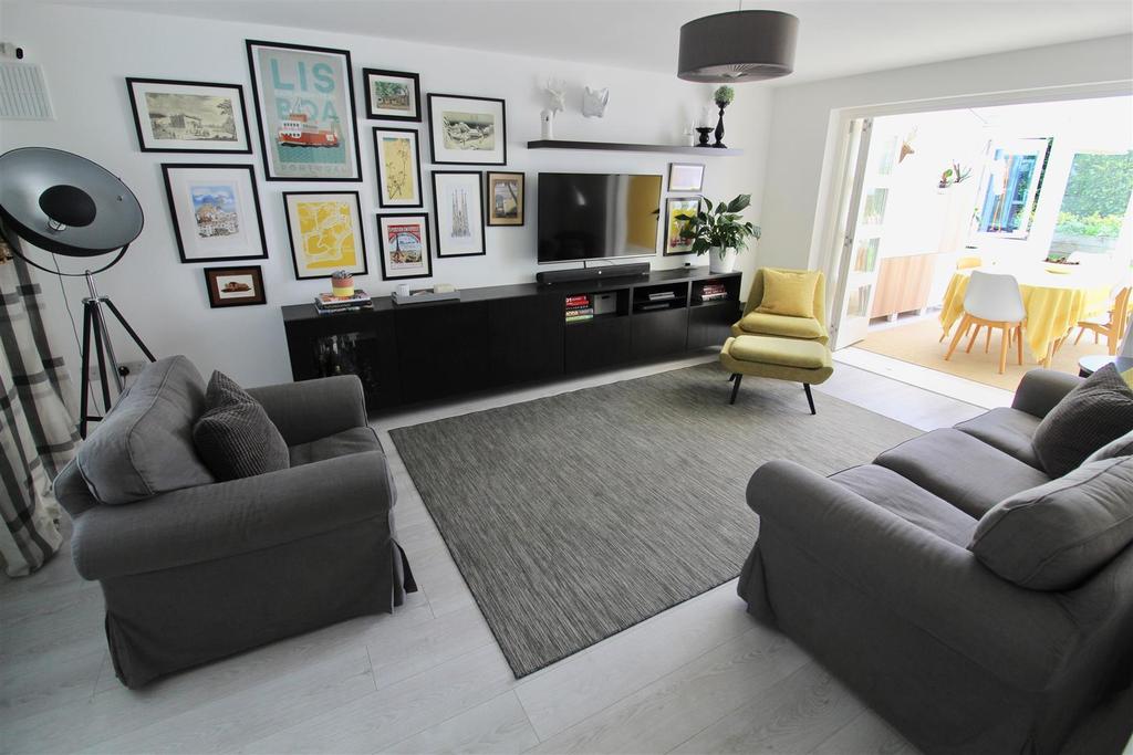Woodroffe Way, East Leake, Loughborough 4 bed detached house £1,350