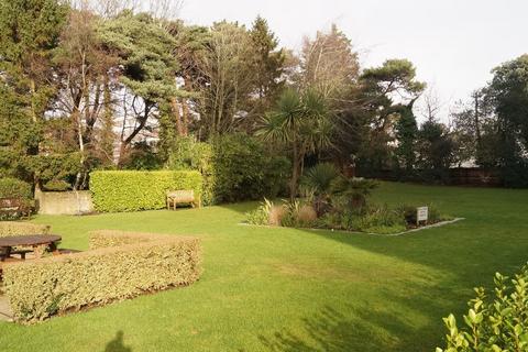 2 bedroom apartment to rent, Bourne Pines
