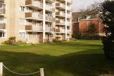 2 bedroom apartment to rent, Bourne Pines