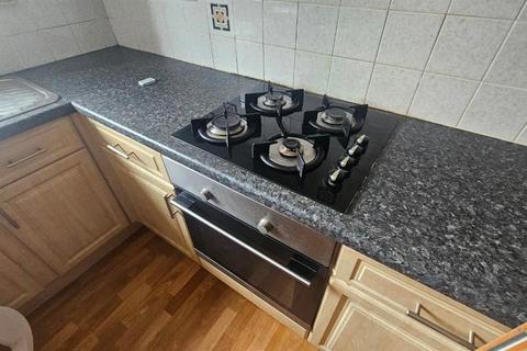 2 bedroom apartment to rent, Bourne Pines