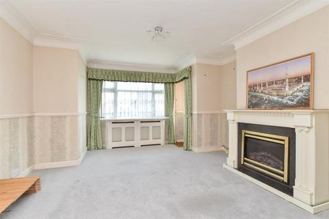 3 bedroom flat for sale, Winchelsea Gardens, Worthing, West Sussex
